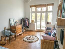 Nur provisionsfreie angebote sind erlaubt. Einrichtungsidee Furs Wg Zimmer Mit Teppich Wg Zimmer Einrichtung Teppich Haus Zimmer Wg Zimmer