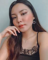 Isabelle Lynn's Instagram, Twitter & Facebook