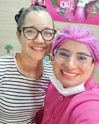 Dra Fernanda Raposo tem especialidade em Odontopediatria, mas também atende  aos adultos 😍✨ Dessa vez atendemos a @lilianvargasatelier ❤️ Então não  perca tempo, marque a sua consulta!📱