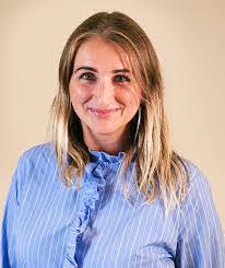 Dee Andersen's Instagram, Twitter & Facebook