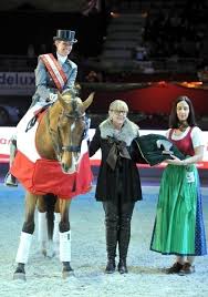 Alles wat je wil weten over anky. In Silberstiefeln Zum Schmidt Grand Prix Kur Sieg Amadeus Horse Indoors