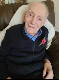 Taken too soon *Wednesday, 25 May 2016*  http://campbelltown-library.blogspot.com/2016/05/taken-too-soon.html The  baby in the photograph above, taken in 1922, is Alan Ernest Ross, the  eldest of four children born to Arthur and Beatrice