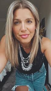 Amanda Kolar's Instagram, Twitter & Facebook