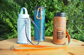 100均チャレンジ なんちゃってレザークラフトで ボトルカバーを作ってみた camp hack キャンプハック ボトルカバー 水筒カバー アウトドア ステッカー