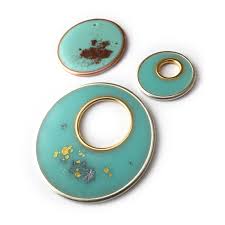 Mica is sparkly, shimmery and metallic. Colorized Resin In Open Hoops With Mica Powders And Flakes Nunn Design