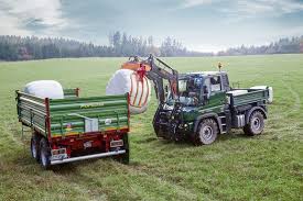 Uge Gruen Frontlader 328 56e40ee809ed In 2020 Unimog Trucks Mercedes Benz Trucks