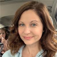 Melissa Hauer's Instagram, Twitter & Facebook