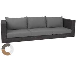 Uniwersalna sofa rozkładana zapewnia miejsce do odpoczynku i relaksu w ciągu dnia, a nocą zamienia się w wygodne, przestronne miejsce do spania. Stern Fontana Lounge Korpus 3 Sitzer Sofa 3 Geflechte Gartenmobel Lunse