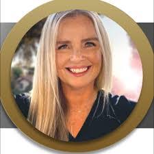 Stephanie Hungerford's Instagram, Twitter & Facebook