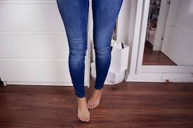 Wenn du lieber eine schere benutzt, bietet es gut gemacht! Diy Ripped Jeans Teetharejade