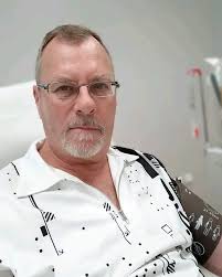 I am 62 years old from Greece I live alone