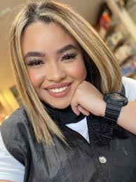 Farrah Davis's Instagram, Twitter & Facebook