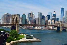 For several years after its construction, it remained the tallest structure in the western hemisphere. Brooklyn Bridge New York Monumente