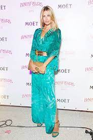 Facebook gives people the power to share and makes. Bal Des Fleurs 2011 Foto 7 Spletnik