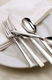 Pin By Laura Garcia On Lg Limitless Design Flatware Set Tableware Dinnerware Tableware