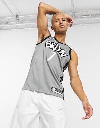 Unsere nets trikot shop angebote sind mit uniformen für alle heißesten brooklyn spieler einschließlich stars wie caris levert bestückt. Nike Basketball Jordan Brooklyn Nets Nba Swingman Trikot In Grau