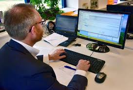 Providing financial reports and interpreting financial information to managerial staff while recommending further courses of action. Financial Manager Joost Vlot Hgg 3d Profiling