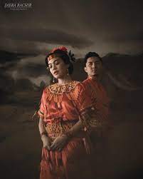 Untuk kaum pria, masyarakat sulawesi selatan tersebut menggunakan pakaian adat yang disebut dengan bella dada. Pakaian Adat Toraja Sulawesi Selatan Info Gtk
