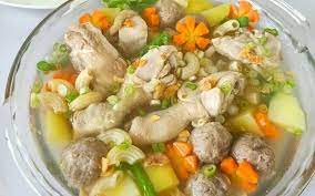 Selain rasanya yang gurih, sup juga dapat menghangatkan badan. 5 Resep Sop Ayam Lezat Pilihannya Dimasak Dengan Kuah Kunyit Hingga Rempah