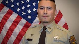 Sheriff's deputy offers aid during blizzard