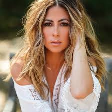 Marcela Pereda's Instagram, Twitter & Facebook