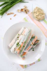 Rouleaux De Printemps Au Poulet Avocat Et Cacahuetes Chefnini Recette Rouleau De Printemps Rouleau De Printemps Poulet Rouleau De Printemps Foie Gras