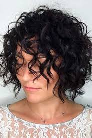 Coupe voici tous nos conseils capillaires pour sublimer les femmes de plus de 50 ans. 31 Idees De Coupe Courte Frisee Coupe De Cheveux Cheveux Courts Cheveux
