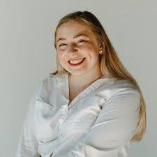 Courtney Edson's Instagram, Twitter & Facebook