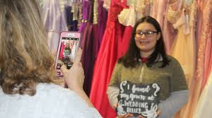 Prom trends taking their cue from Pinterest, Instagram