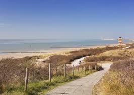 In den niederlanden haben sie in der provinz nordholland die wahl zwischen einem strand an der wenn sie gern schwimmen möchten, sollten sie den kilometerlangen sandstrand an der westküste. 6 Strande In Holland Fur Familien Naturfans Und Abenteurer Reisewelt