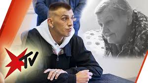 Viele aufregerthemen verdankt stern tv der zusammenarbeit mit dem gedruckten stern, so auch den skandal um das so genannte barren, bei dem springpferde mit schlägen gegen die beine zum. Nach Karin Ritters Tod Wie Geht Es Mit Der Problemfamilie Weiter Stern Tv Youtube