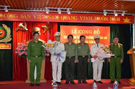 Công an tỉnh hưng yên là một trang tuyên truyền về pháp luật phó giám đốc công an tỉnh hưng yên phạm thế tùng được điều động giữ chức vụ giám đốc công an tỉnh bắc ninh. 2 Pho Giam Ä'á»'c Cong An Tá»‰nh HÆ°ng Yen Vá»«a Ä'Æ°á»£c Bá»• Nhiá»‡m La Ai