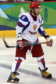 Es ist zeit, cooles eishockey zu spielen nach seiner verletzungspause kehrte der russe gegen die boston bruins auf das eis zurück und michael raffl gelang beim 2:1. Power Forward Ice Hockey Wikipedia