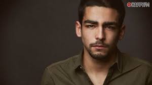 Contactos y información sobre la empresa ayuso novias en andújar: Omar Ayuso Deja A Sus Fans Sin Palabras Presenta A Su Novio En Instagram