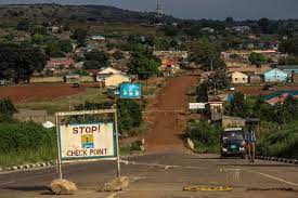 Thus, the country has territory in both the northern and southern hemispheres. Nord Uganda Bpb