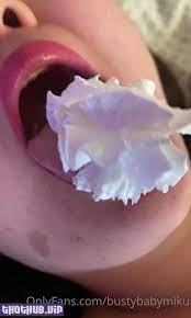 Aroomi Kim Puts Whip Cream In Her Mouth Onlyfans Tape On Thothub
