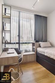 Nuansa serba hijau menghasilkan kesegaran di kamar tidur. The Crest Ide Kamar Tidur Desain Interior Kamar Tidur Nyaman
