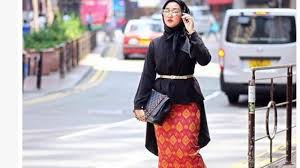 Selain menghadirkan printed scarf / hijab printing terbaru, hijab.id juga menghadirkan busana muslim modern, voal plain, hijab syar'i dan aksesoris. Ini Dia Contoh Contoh Busana Hijab Modis Desainer Dian Pelangi Tribun Timur