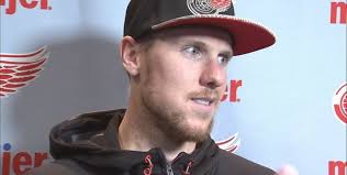 Bernier, Howard share shutout in Red Wings' win over Devils