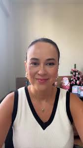 Estiramientos clave para sentirte libre de dolor Tu cuerpo está hecho para  moverse… pero cuando pasamos horas sentados o en malas posturas, los  músculos se ponen tensos y aparecen dolores y lesiones