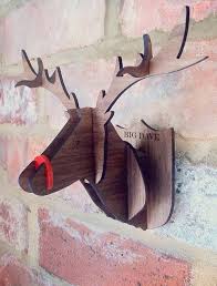According to traditional festive legend in some parts of the world, santa claus's reindeer are said to pull a sleigh through the night sky to help santa claus deliver gifts to children on christmas eve. 17 Beautiful Christmas Wall Decoration Ideas Design Swan