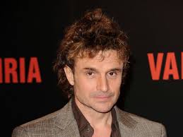 Nacho Cano y su discreta vida post Mecano dedicado al yoga y los musicales