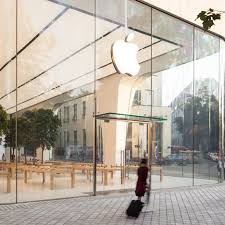 Apple Has Lifted The Veil On The First Of Its Store Interiors Since Jonathan Ive Became Chief Design Office Apple Store Design Apple Store Interior Apple Store