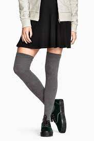 On découvre au travers d'un unboxing deux. Clan Querelle Nouvelles Chaussette Haute H M Phrase Interne Image