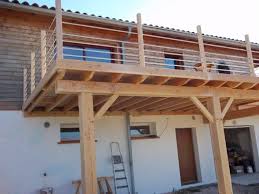 Terrasse Bois En Kit A Enchanteur Terrasse Sur Pilotis En Bois Mit Bildern Pfahlbau Balkonentwurf Balkon Dekor
