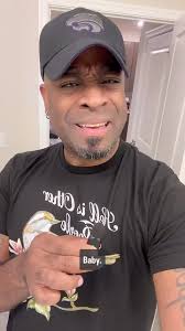 Oh, and that dress? So scandalous. I couldn't handle it. 💯 #thevibewithky