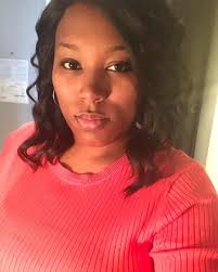 Single mum-of-five's law graduation photo goes viral