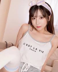 時隔五年重磅回歸！佐々波綾改名「小那海あや」釋出作品，立即搶攻當日銷售冠軍這個2023 年，絕對是讓老司機們又愛又恨的一年。畢竟「AV 女帝」三上悠亞