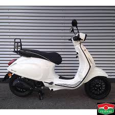 Vespa Medan Vespark Featuring A Very Neat Vespa Sprint White With Black Styling By Collections2wielers Vespa Sprint Vespa Vespa 50cc