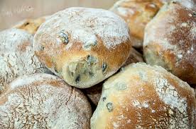 Check spelling or type a new query. Pucce Con Olive Nere Baresane Pasta Madre Lover Pane A Lievitazione Naturale E Nozioni Di Arte Bianca